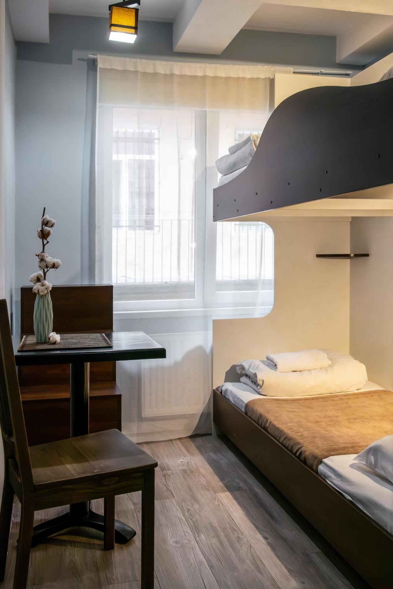 Gar'is Hostel Lviv Buitenkant foto