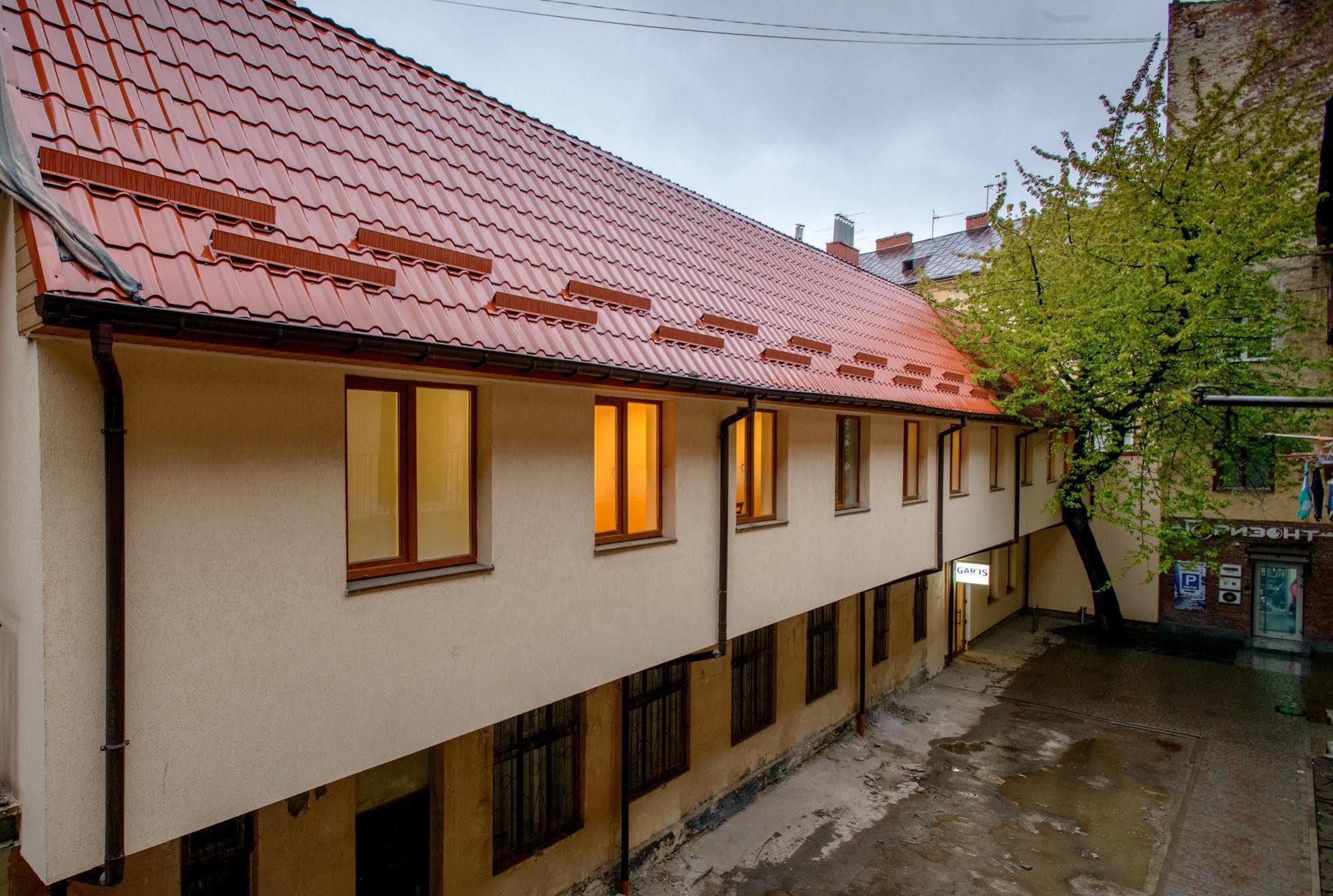 Gar'is Hostel Lviv Buitenkant foto